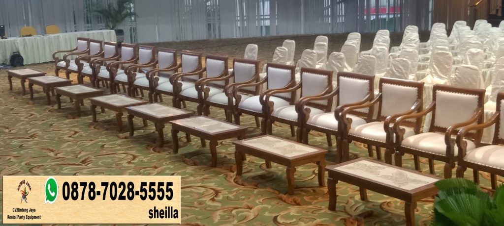 Rental kursi VIP kayu mewah event rakernas Jakarta