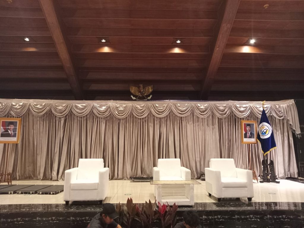 Rental Sofa Putih Dan Hitam Jakarta Tersedia Type Single Dan Double